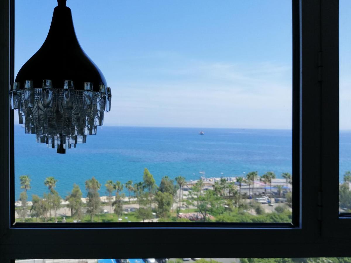 A City-Center Seaview Penthouse At Oceanic Limassol Exterior foto
