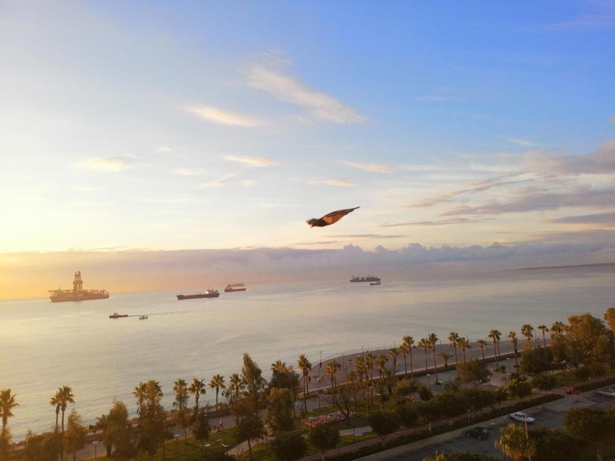 A City-Center Seaview Penthouse At Oceanic Limassol Exterior foto